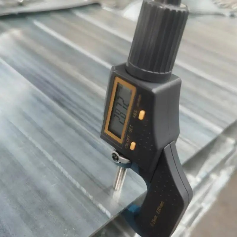 Galvanized-rectangular-steel-pipe